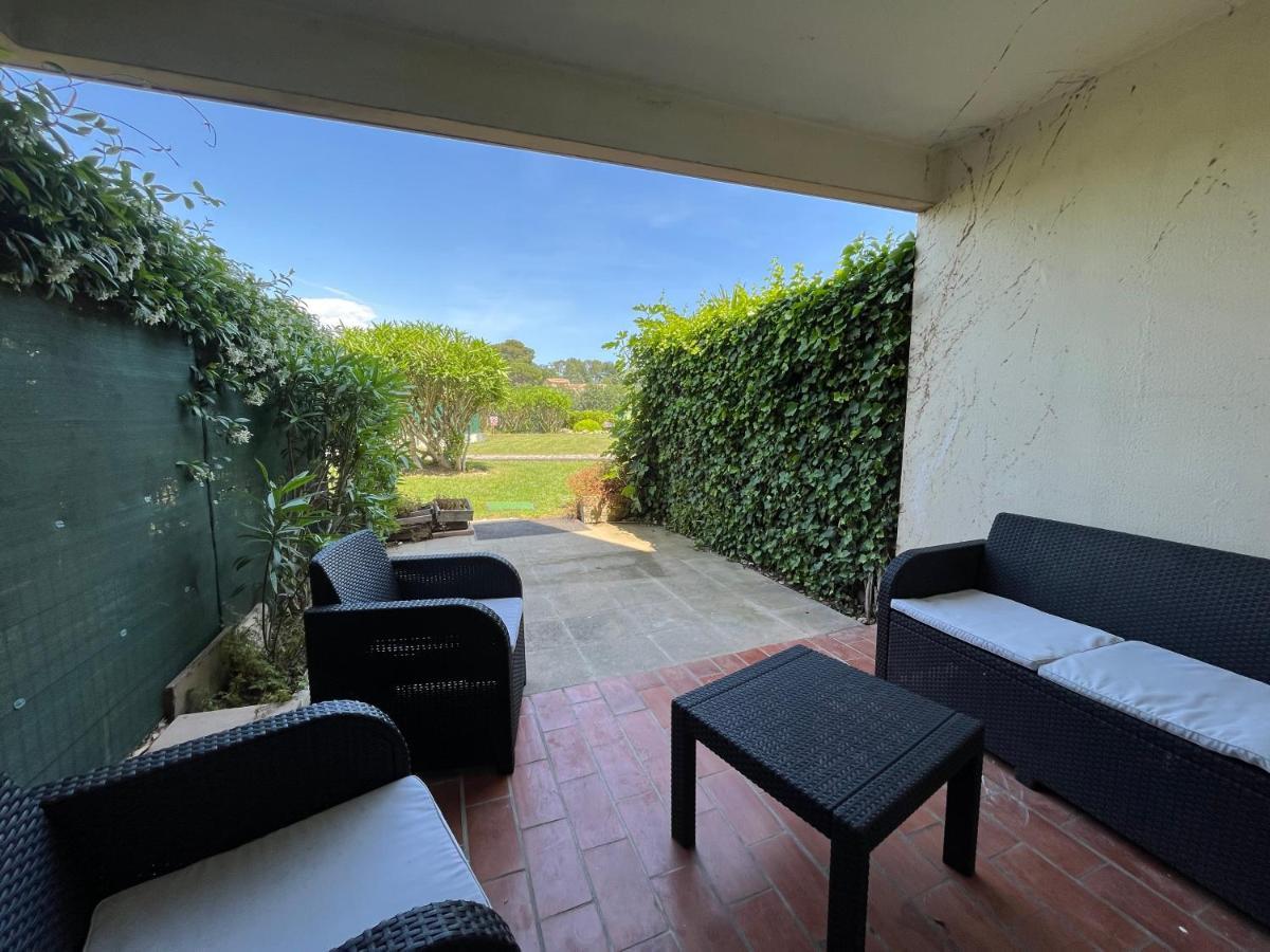 Appartement 2 Pieces En Rez De Jardin Avec Parking Et Piscine Villeneuve-Loubet Exterior foto